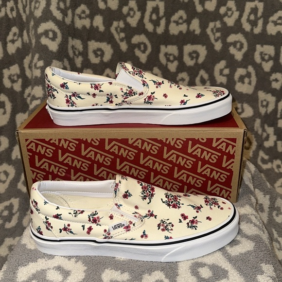 Vans Classic Slip-On Sneakers in Ditsy Floral Classic White/True White New 😍 - Picture 11 of 17